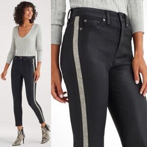 7 For All Mankind B(air) High Waist
Ankle Coated Skinny with Snake Side stripe